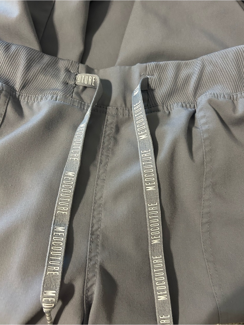 Med Couture Women's V-Neck Scrub Top and pants in Gray Large - Picture 4 of 4